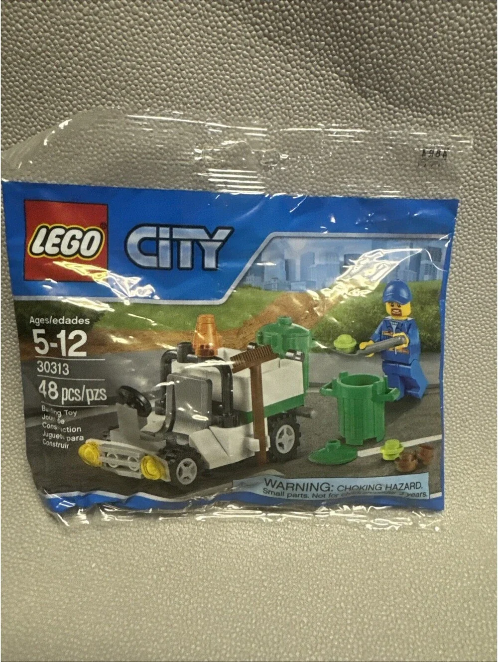 LEGO City 30313 Garbage Truck Man Cans New Retired Polybag 48pc